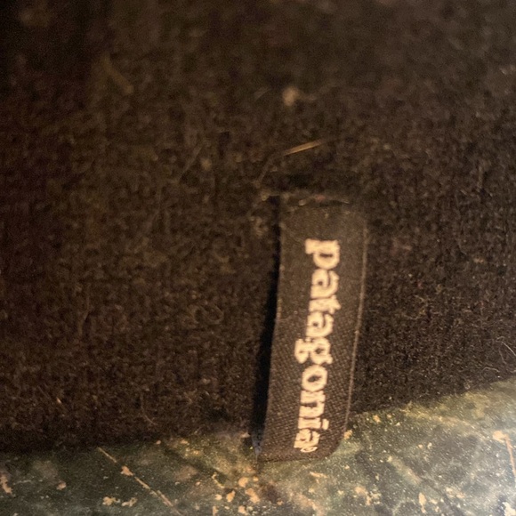 Patagonia black wool beanie - Picture 3 of 3